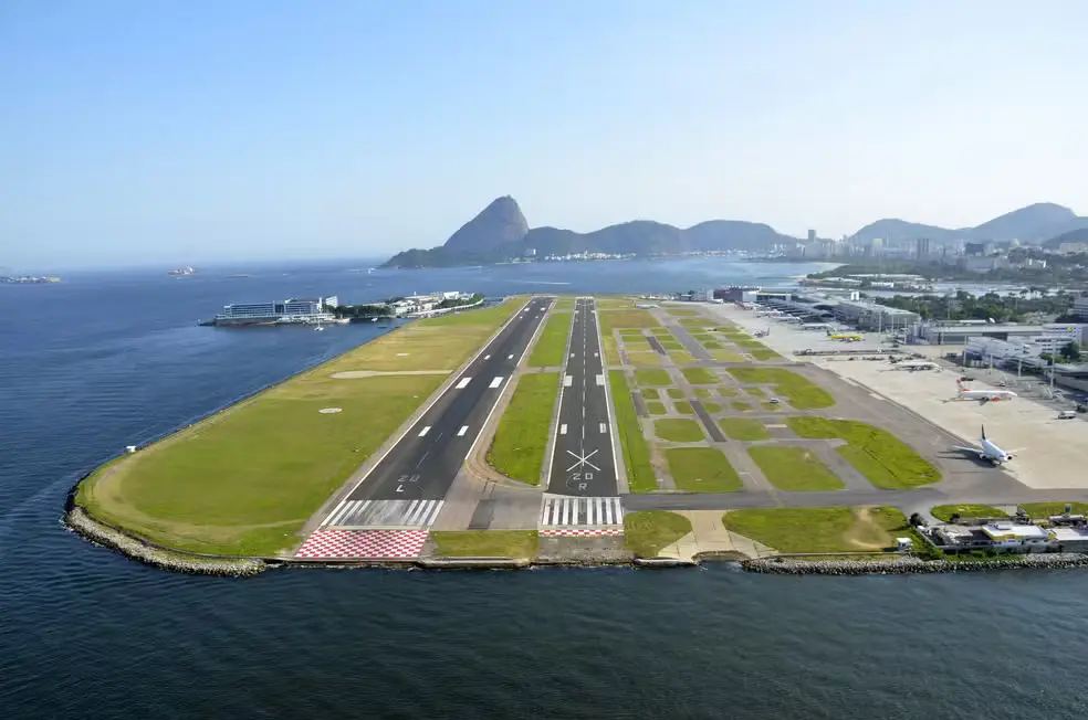 Vista do Cristo Redentor e da cidade do Rio de Janeiro